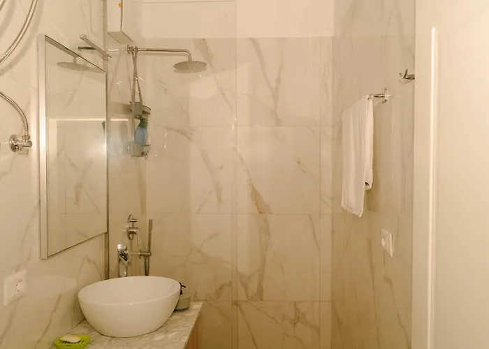 Lägenhet Flat In Heart Of Tirana