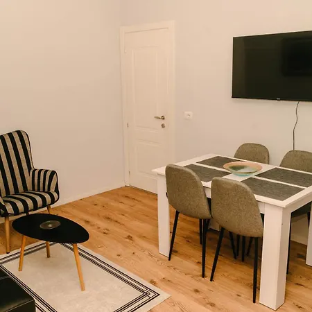 Flat In Heart Of