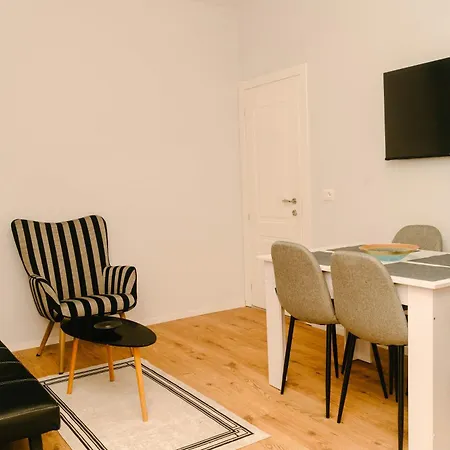 Flat In Heart Of 公寓 地拉那