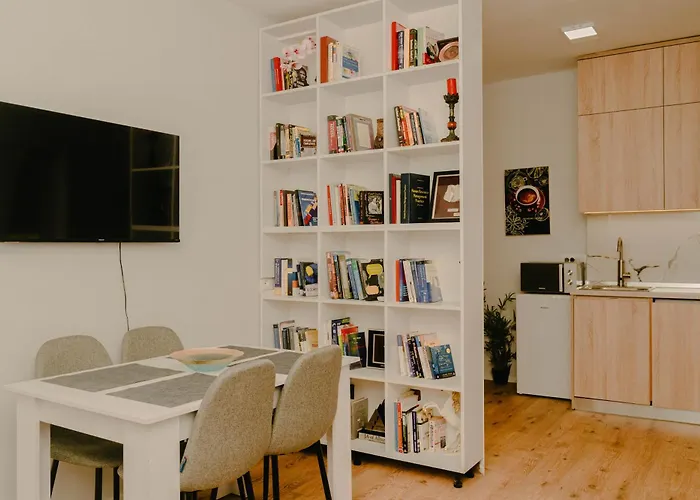 Flat In Heart Of דירה *